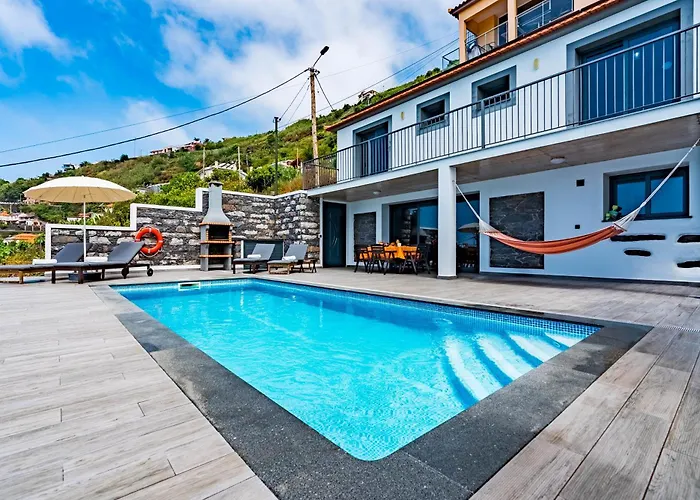 别墅 Da Bisa With Heated Swiming Pool